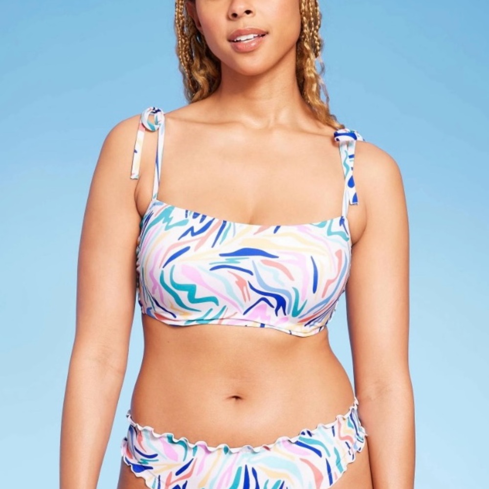 🆕 NWT Wired Multicolour Bikini Swim Top
